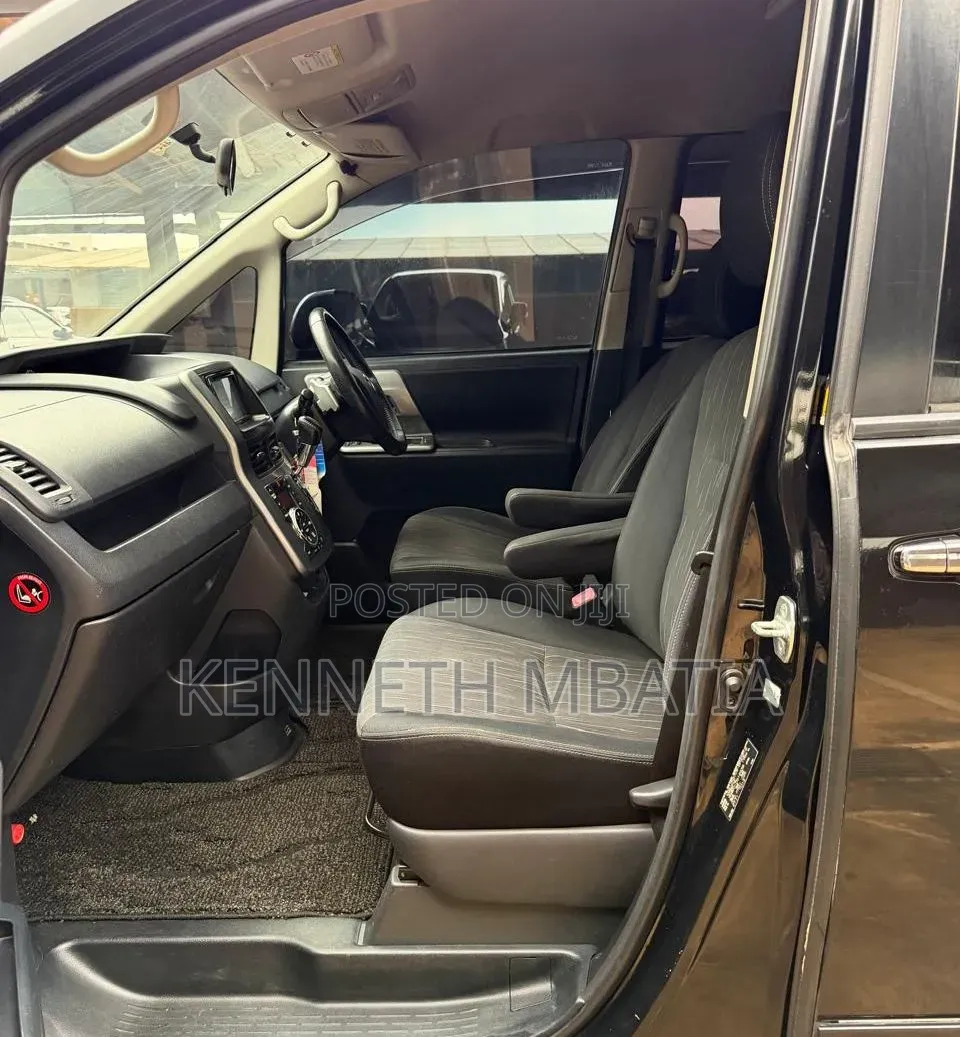 Toyota Voxy 2012 Black