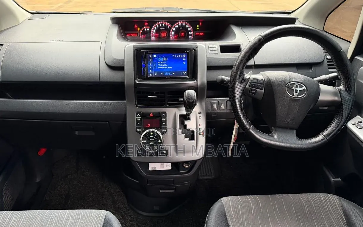 Toyota Voxy 2012 Black