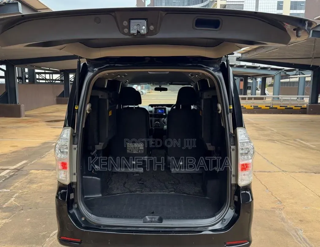 Toyota Voxy 2012 Black
