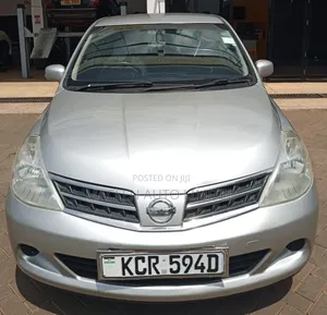 Nissan Tiida 2012 Silver