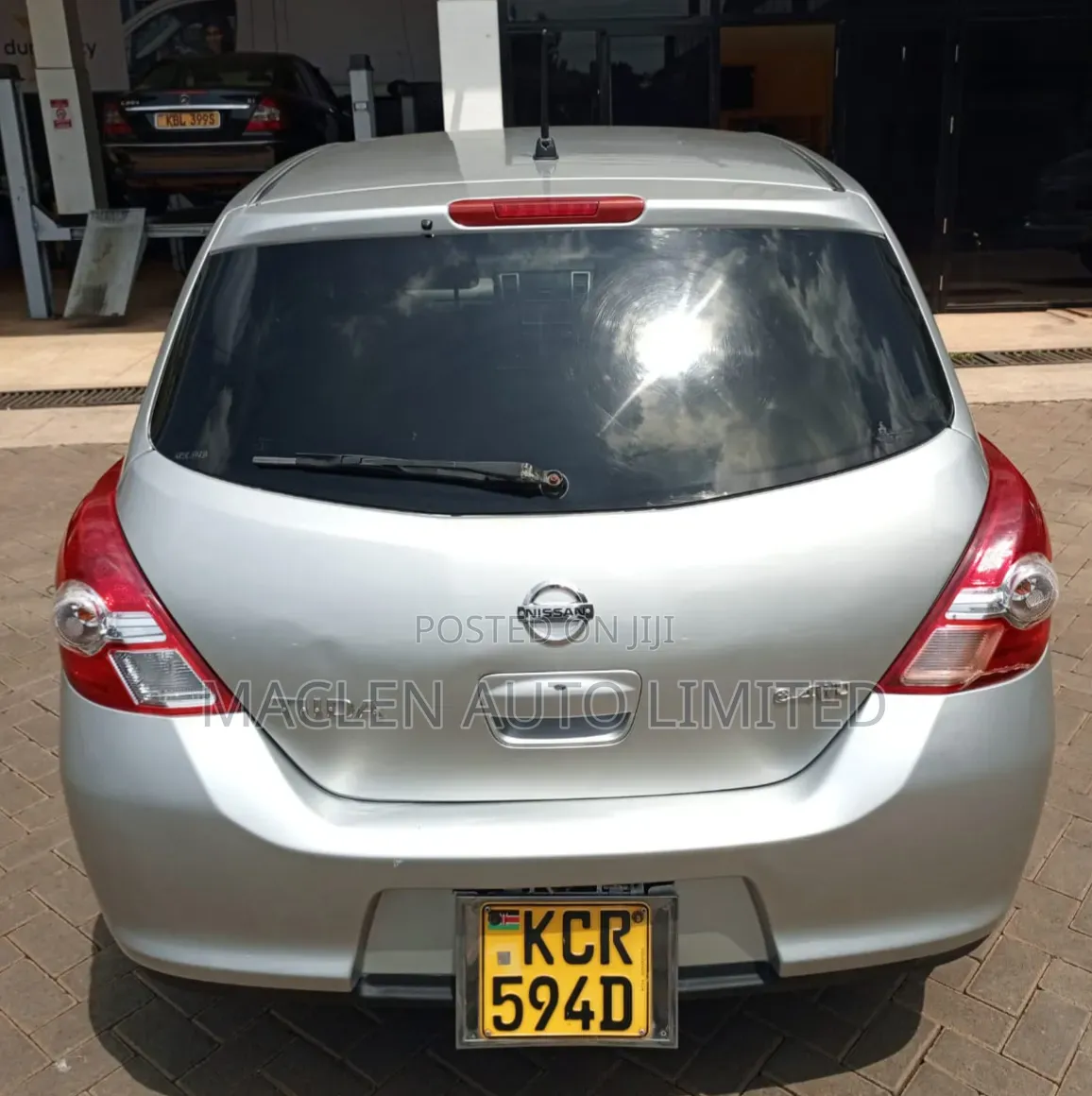 Nissan Tiida 2012 Silver