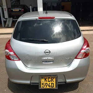 Nissan Tiida 2012 Silver