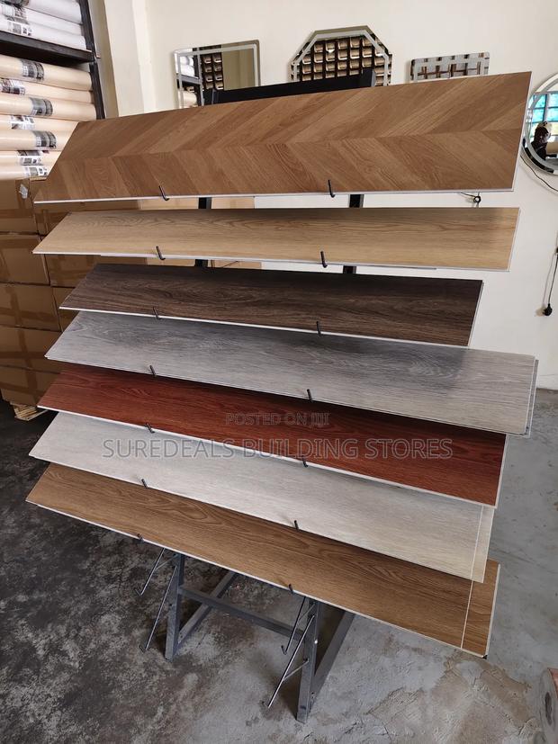 SPC (Stone Plastic Composite) Vinyl Flooring Planks