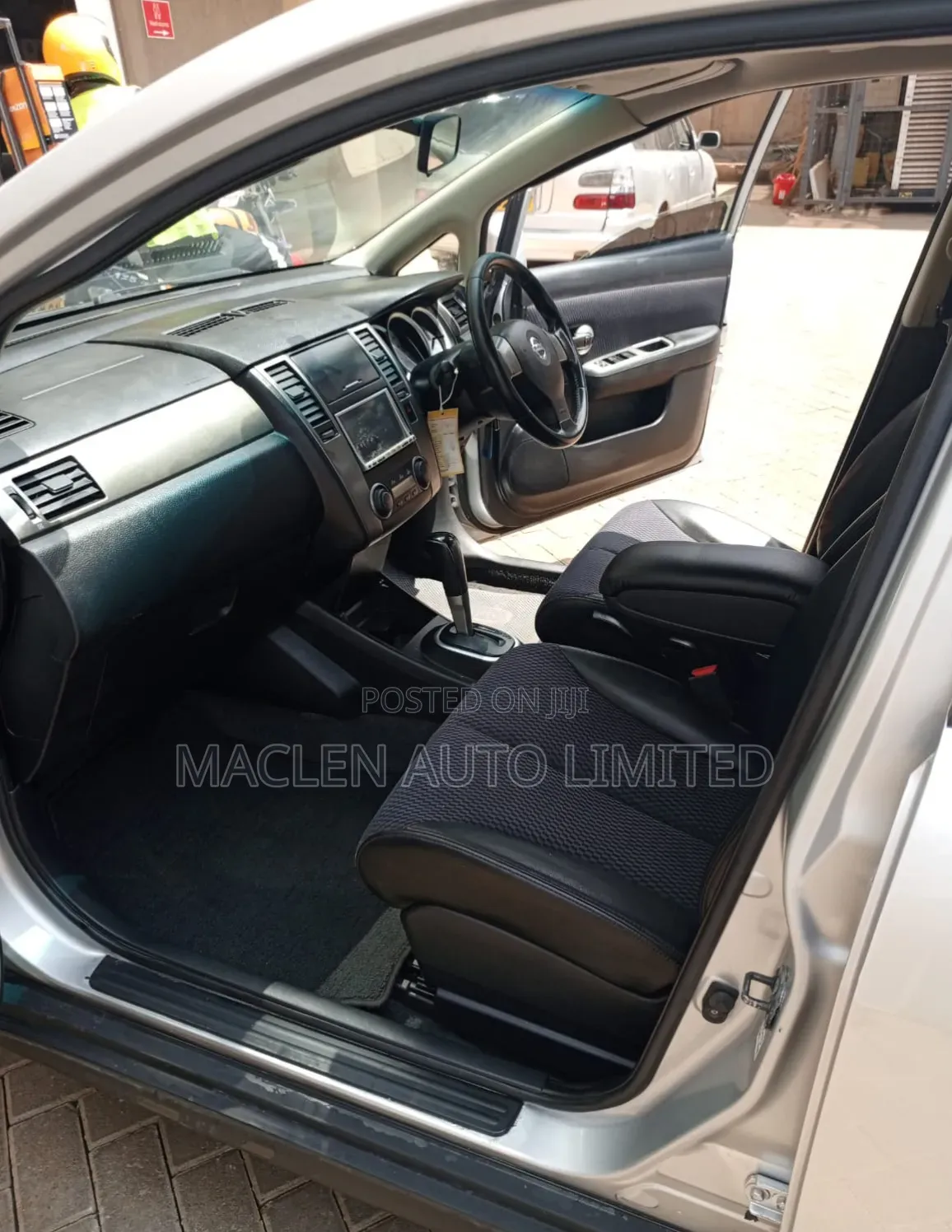 Nissan Tiida 2012 Silver