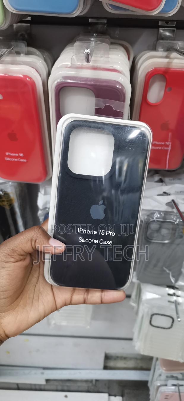 iPhone 15 Pro Sleek, Internal Soft Microfiber Layer Cover