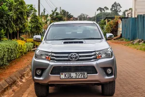 Toyota Hilux 2015 Silver