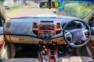 Toyota Hilux 2015 Silver
