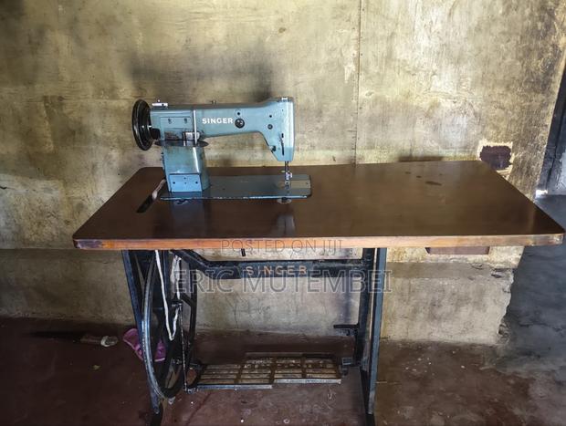 Sewing Machine - thumbnail 4