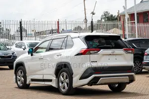 Toyota RAV4 2020 White