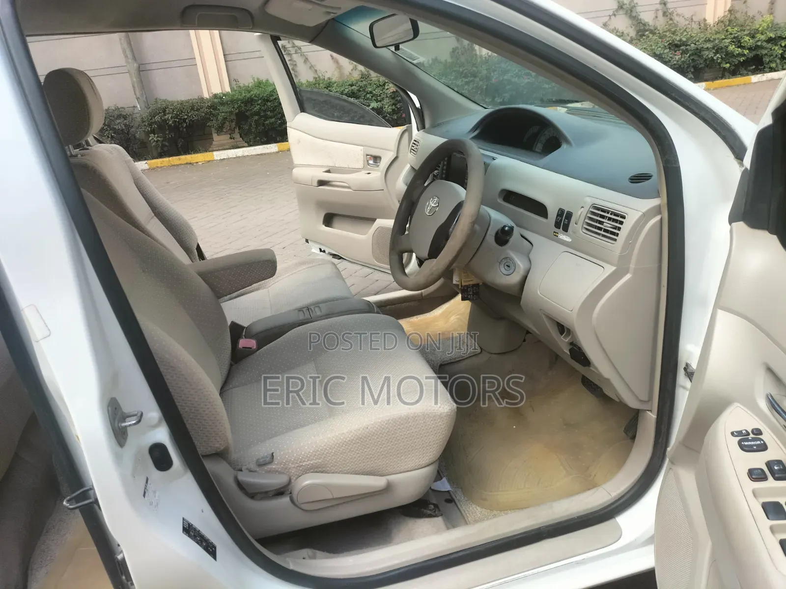 Toyota Raum 2005 White