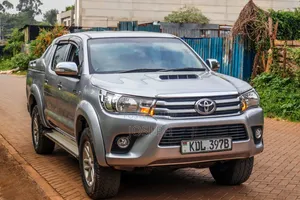 Toyota Hilux 2015 Silver