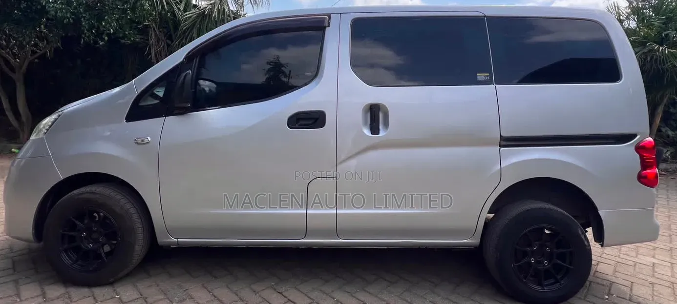 Nissan NV200 2018 Silver