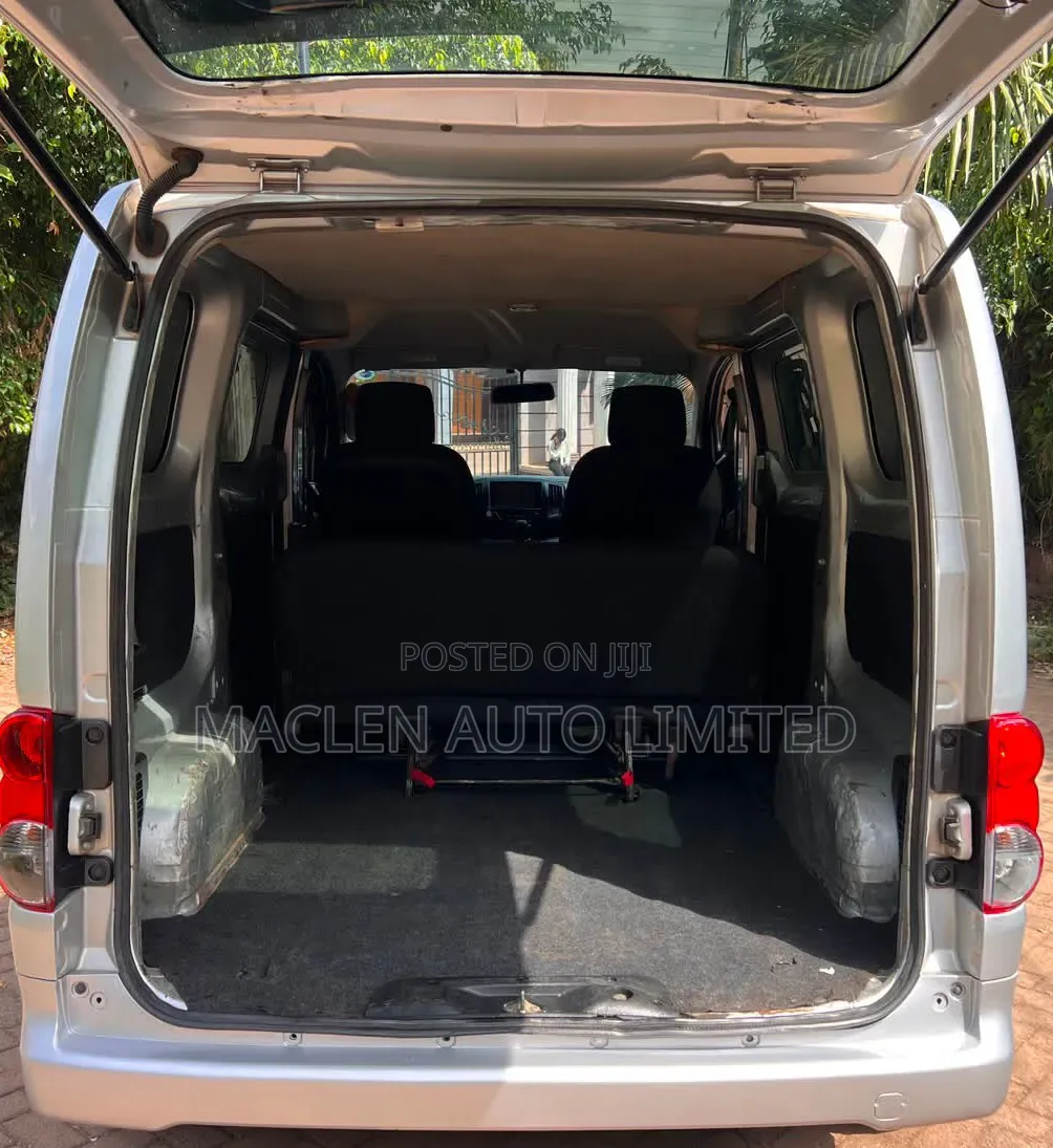 Nissan NV200 2018 Silver