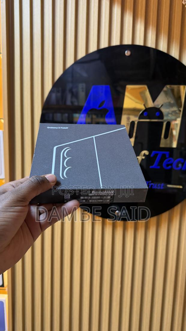 New Samsung Galaxy Z Fold7 256 GB Black - thumbnail 4