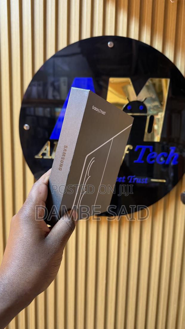 New Samsung Galaxy Z Fold7 256 GB Black - thumbnail 3