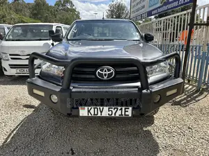 Toyota Hilux 2021 Gray