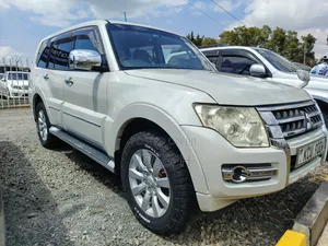 Mitsubishi Pajero 2012 Pearl