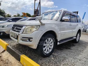 Mitsubishi Pajero 2012 Pearl