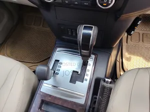 Mitsubishi Pajero 2012 Pearl
