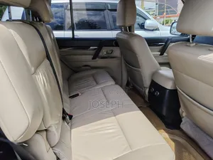 Mitsubishi Pajero 2012 Pearl