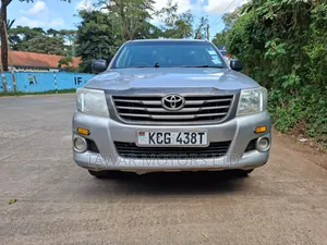 Toyota Hilux 2015 Gray