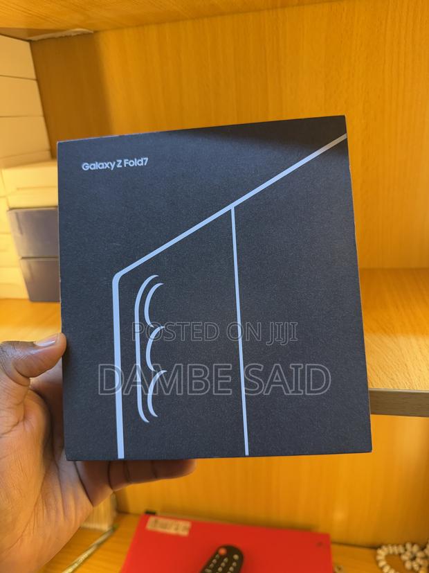 New Samsung Galaxy Z Fold7 512 GB Black - thumbnail 2