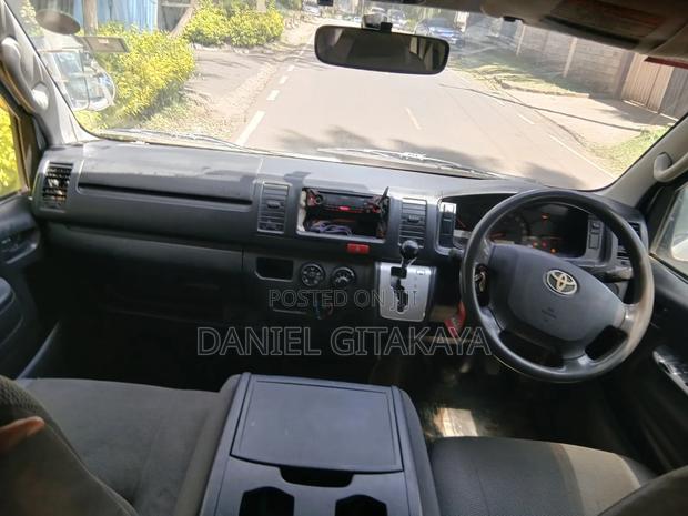 Toyota HiAce 2015 White - thumbnail 3