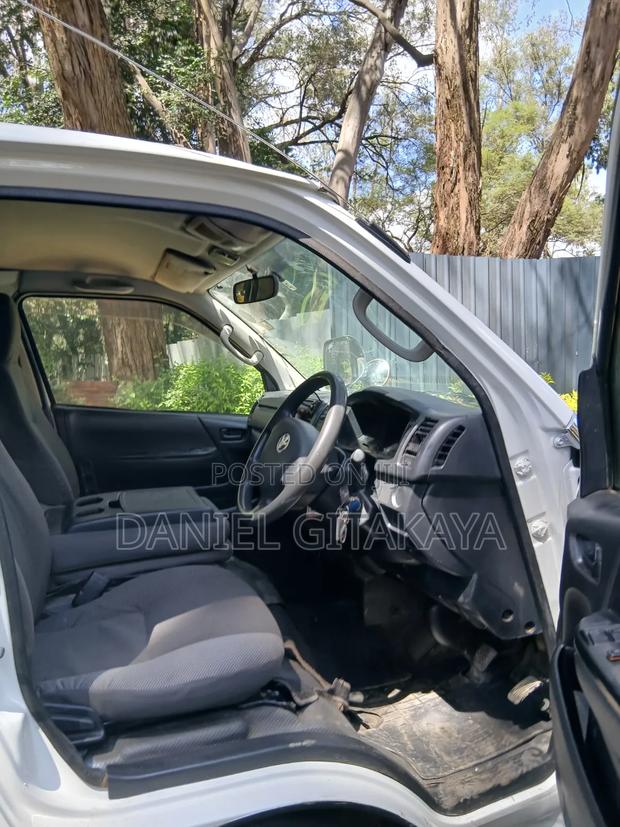 Toyota HiAce 2015 White - thumbnail 8