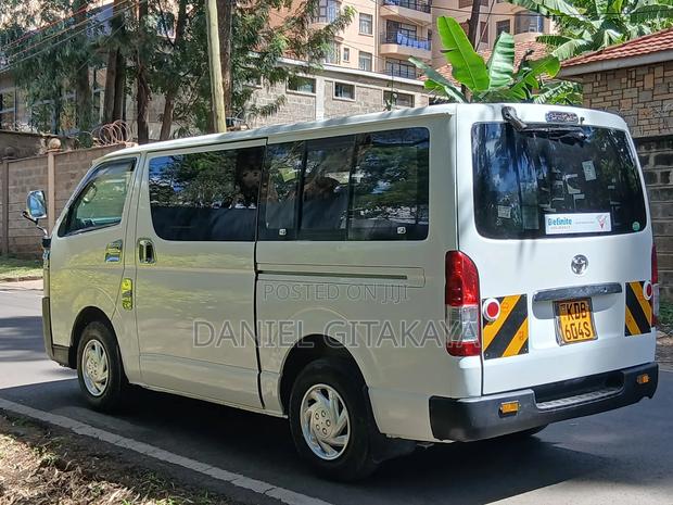 Toyota HiAce 2015 White - thumbnail 9