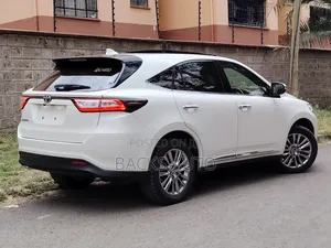 Toyota Harrier 2.0 2019 White