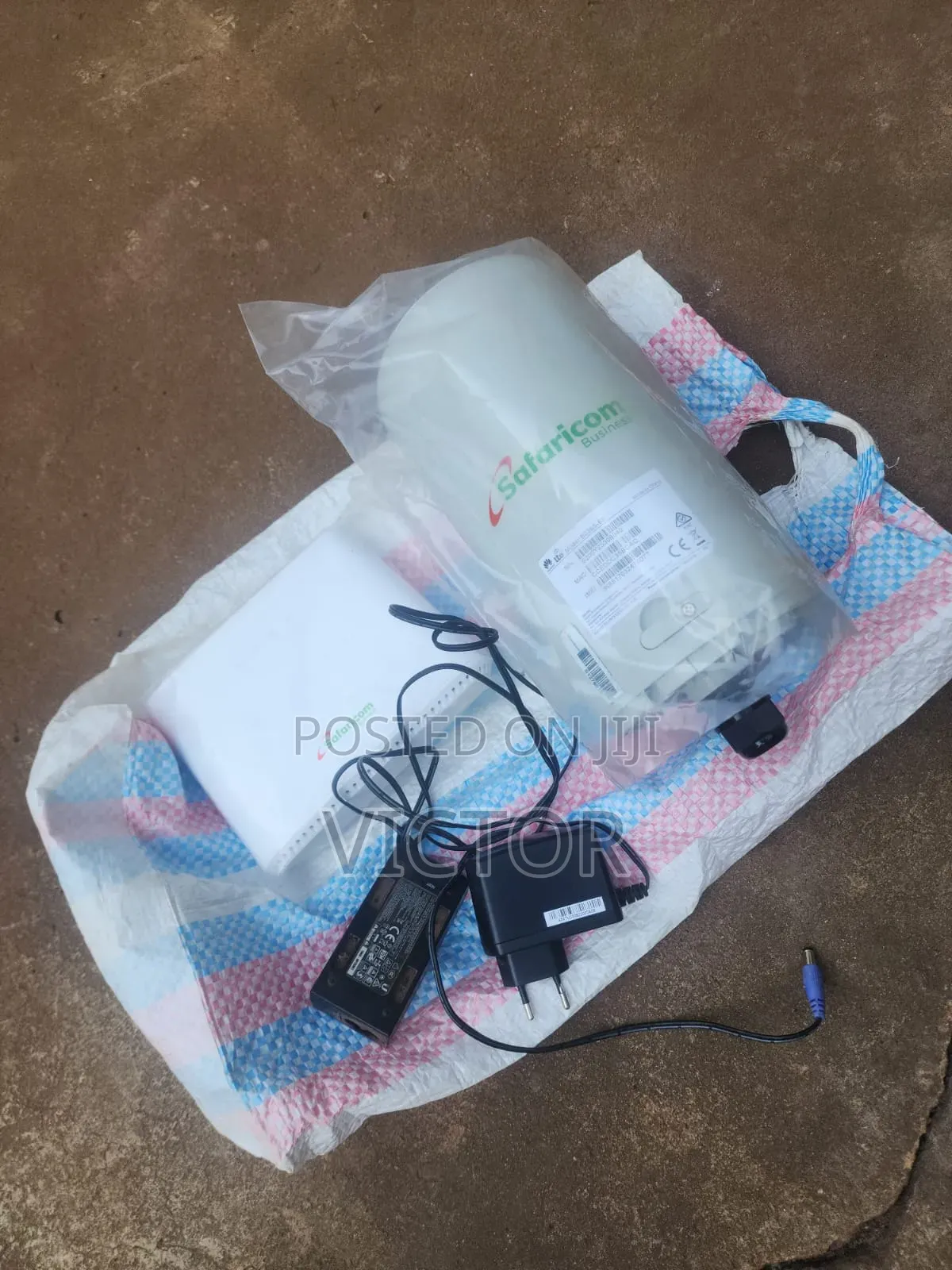 Huawei B2368-66 Lte Outdoor Cpe Router and Huawei Lte Gateway Indoors