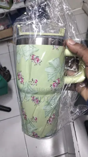 Kids Insulated Mini Tumbler (600 Ml ) With a Lid Topper