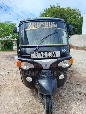 Piaggio 2022 Black