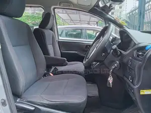 Toyota Noah 2017 Silver
