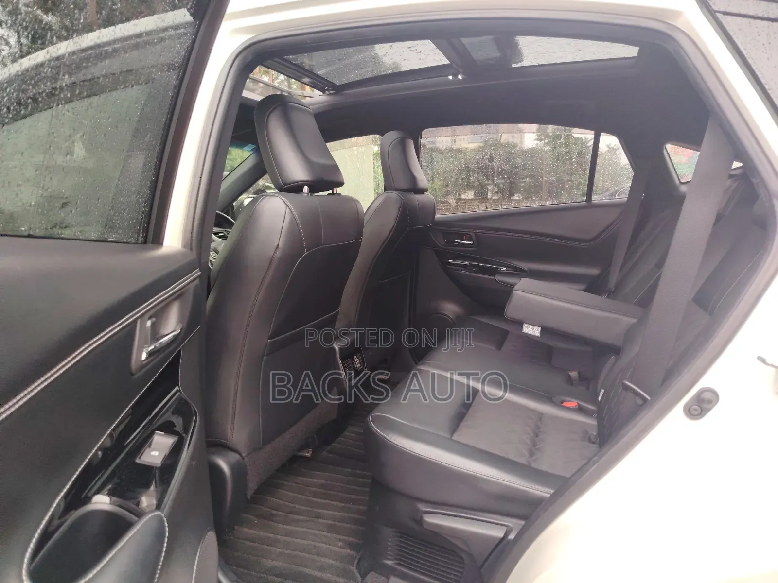 Toyota Harrier 2.0 2020 Pearl