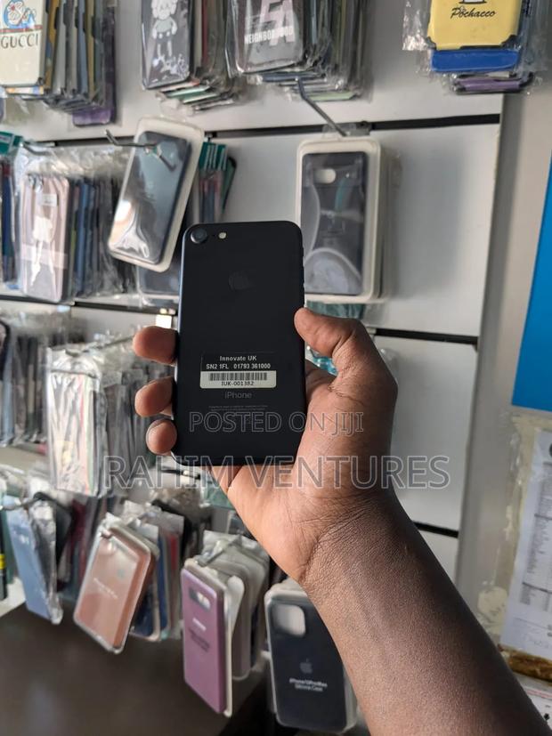 Apple iPhone 7 32 GB Black - thumbnail 2