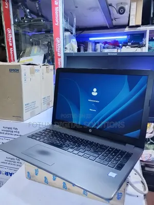 Laptop HP 15-dw1197nia 8GB Intel Core i3 SSD 256GB