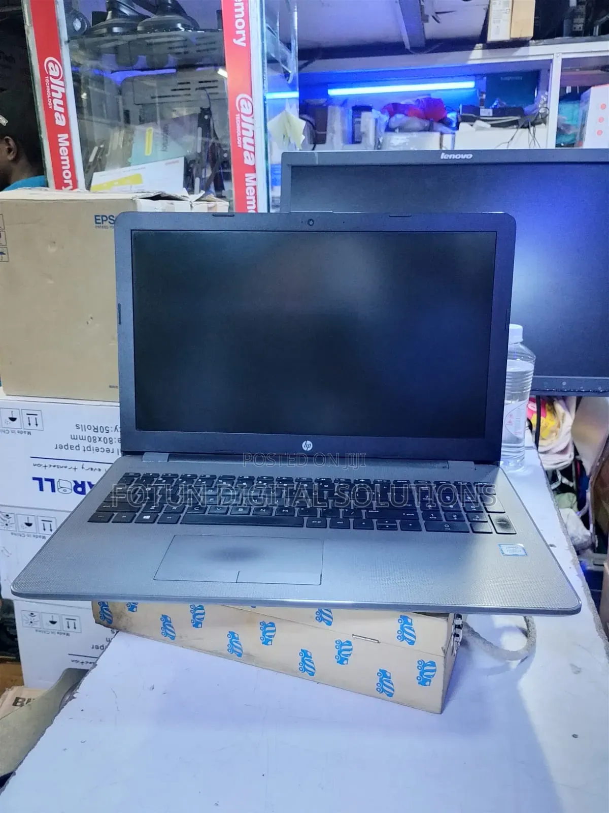 Laptop HP 15-dw1197nia 8GB Intel Core i3 SSD 256GB