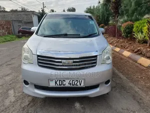 Toyota Noah 2013 Silver