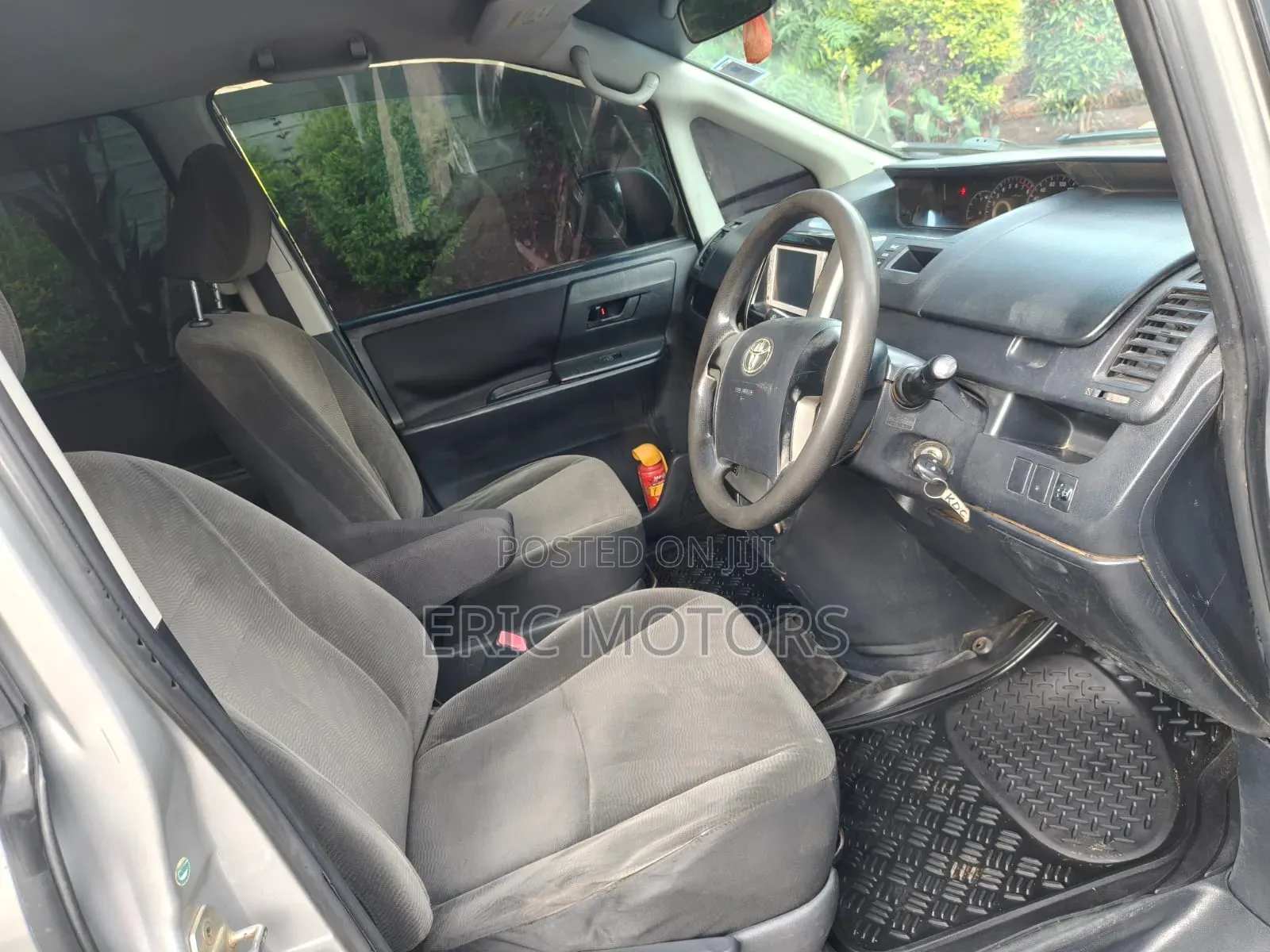 Toyota Noah 2013 Silver