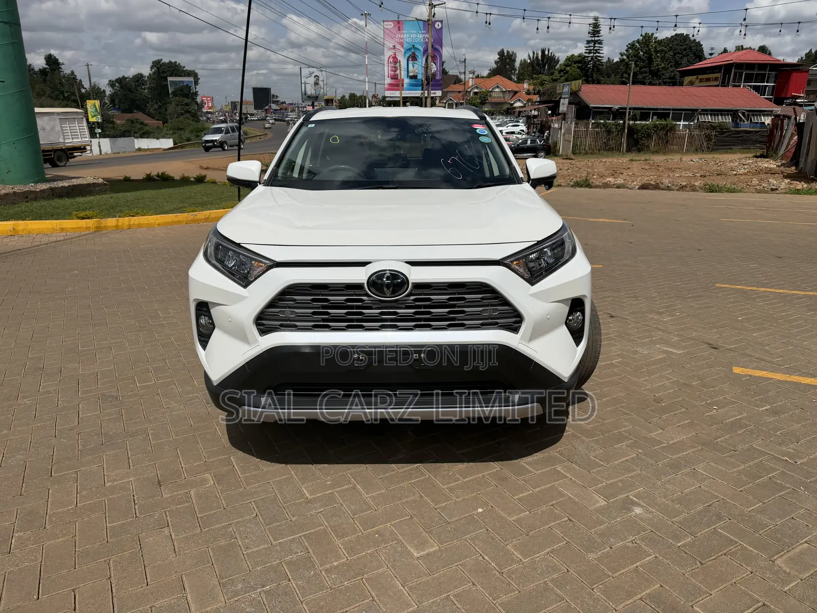 Toyota RAV4 XLE Premium AWD 2019 White