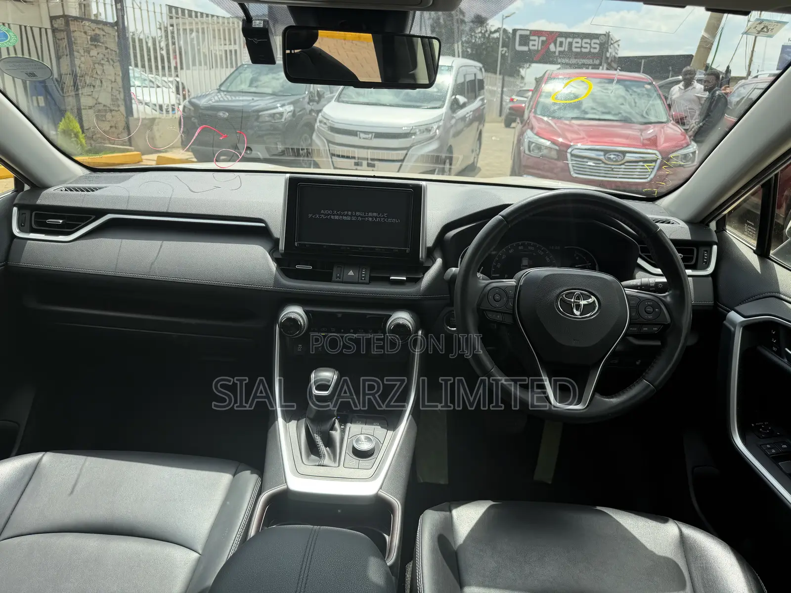 Toyota RAV4 XLE Premium AWD 2019 White
