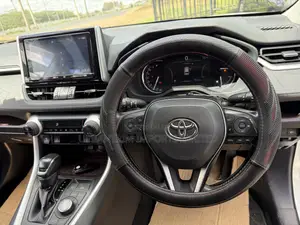 Toyota RAV4 2019 White
