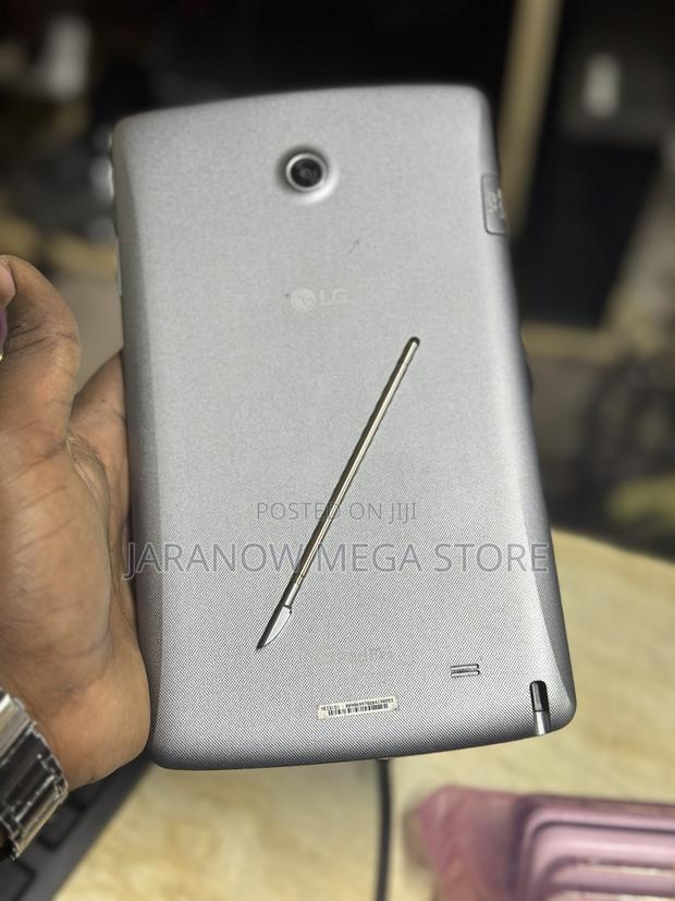 LG G Pad 10.1 16 GB Gray - main view
