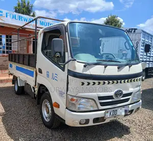 Toyota Dyna 2014