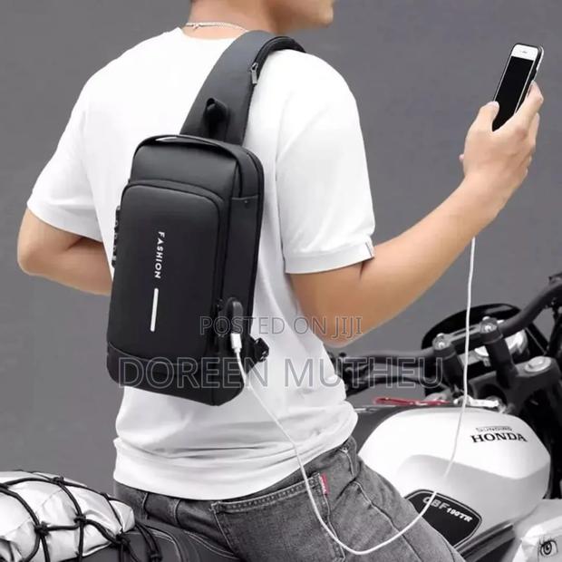 Anti-Theft Lock Crossbody Bag - Stylish Secure Fashion