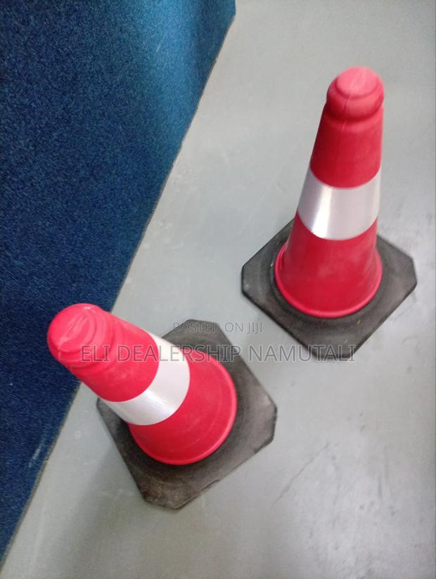 500mm Traffic Safety Cone Reflective Pvc With Rubber Base