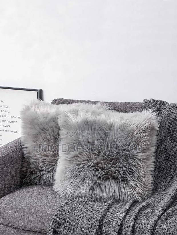 1pc Faux Wool Pillow Cover (Pillow Insert Not Included).