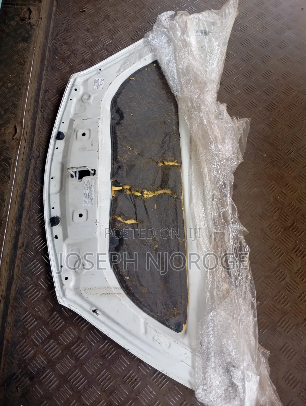 Ractis 2012 Bonnet