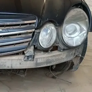 Mercedes-Benz E-Class (W211) LHS Headlight